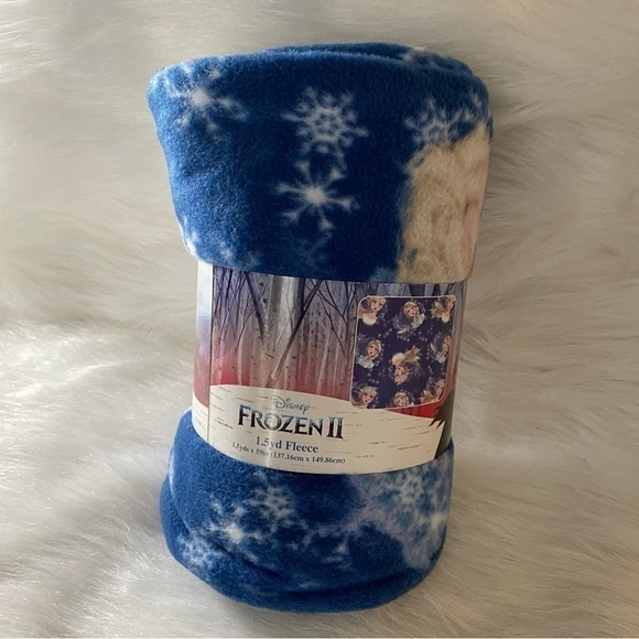 Frozen ll 1.5 yd Fleece Size 1.5 Yd X 59”New With Tags - Picture 7 of 9